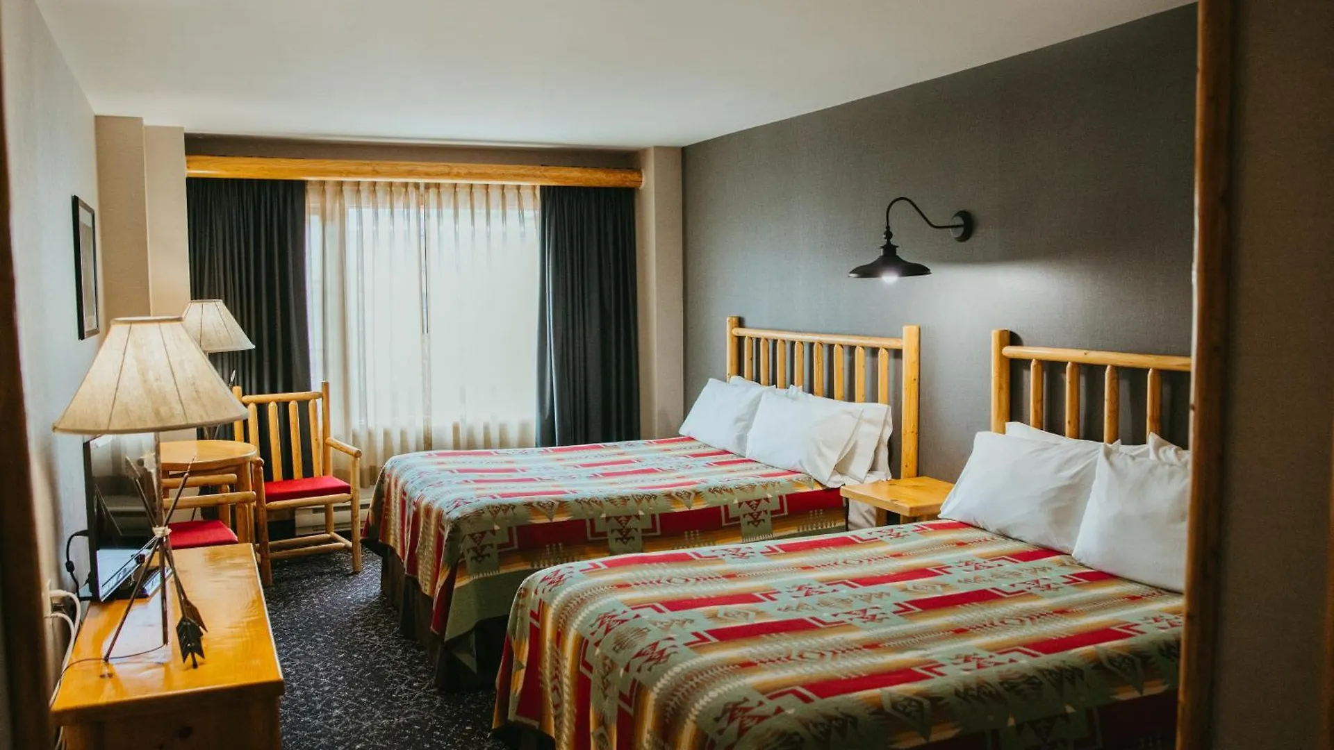 Brewster Mountain Lodge Banff Hotel